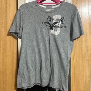 American Eagle Classic Fit size Small embroidered graphic tee shirt grey black